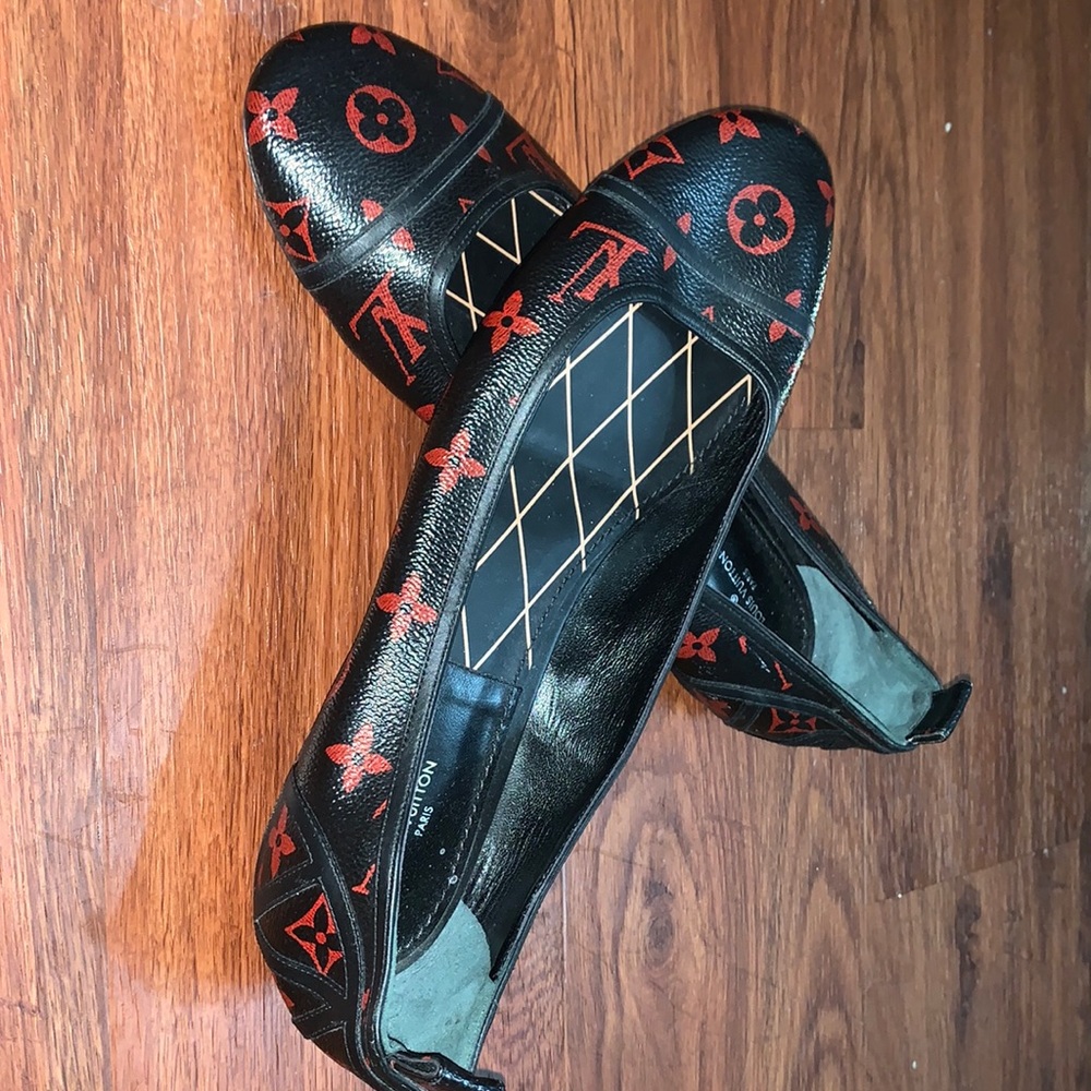 Louis Vuitton ballerina flats; 100% authentic.